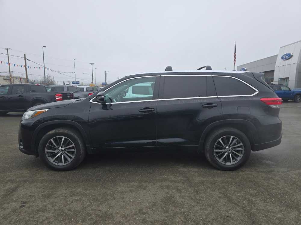 Thumbnail: 2018 Toyota Highlander - 2