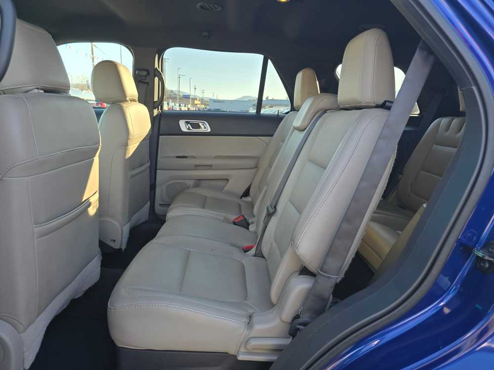 Thumbnail: 2015 Ford Explorer - 16