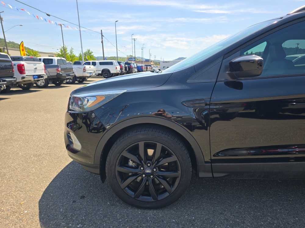 Thumbnail: 2018 Ford Escape - 18