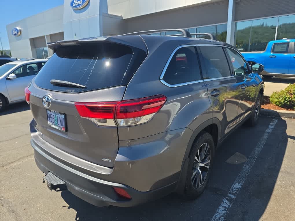Thumbnail: 2019 Toyota Highlander - 4
