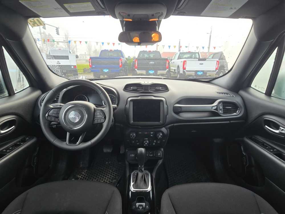 Thumbnail: 2022 Jeep Renegade - 15