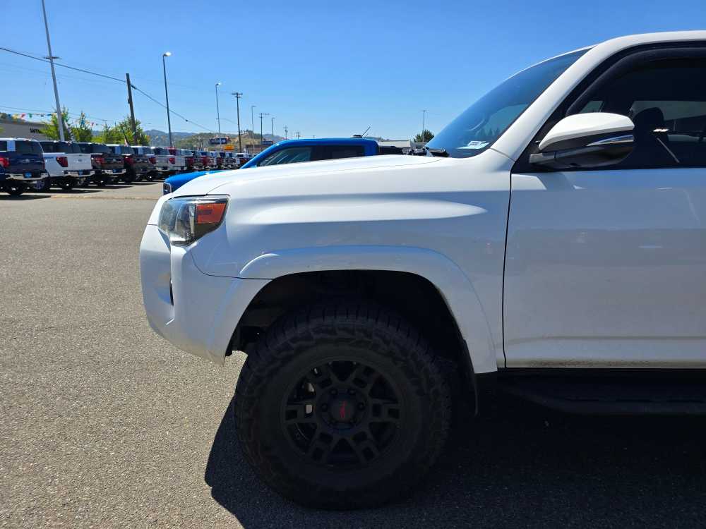 Thumbnail: 2020 Toyota 4Runner - 6