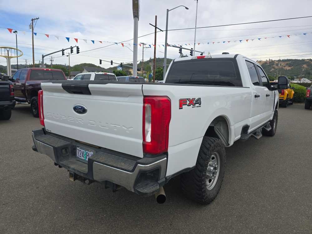 Thumbnail: 2023 Ford F-350 - 10