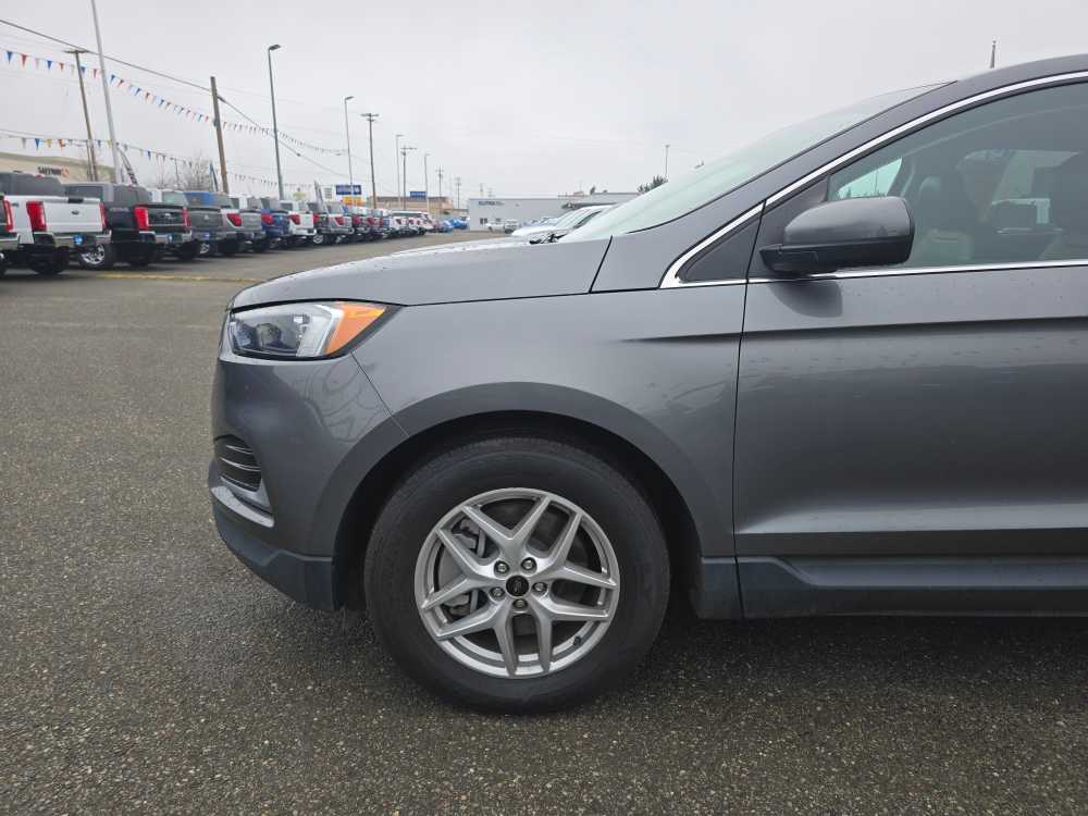 Thumbnail: 2023 Ford Edge - 18