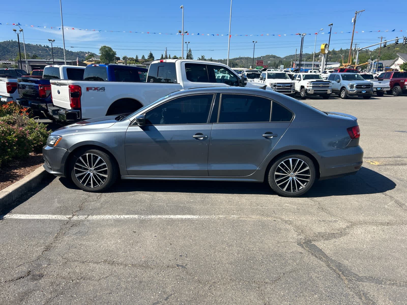Thumbnail: 2015 Volkswagen Jetta - 2