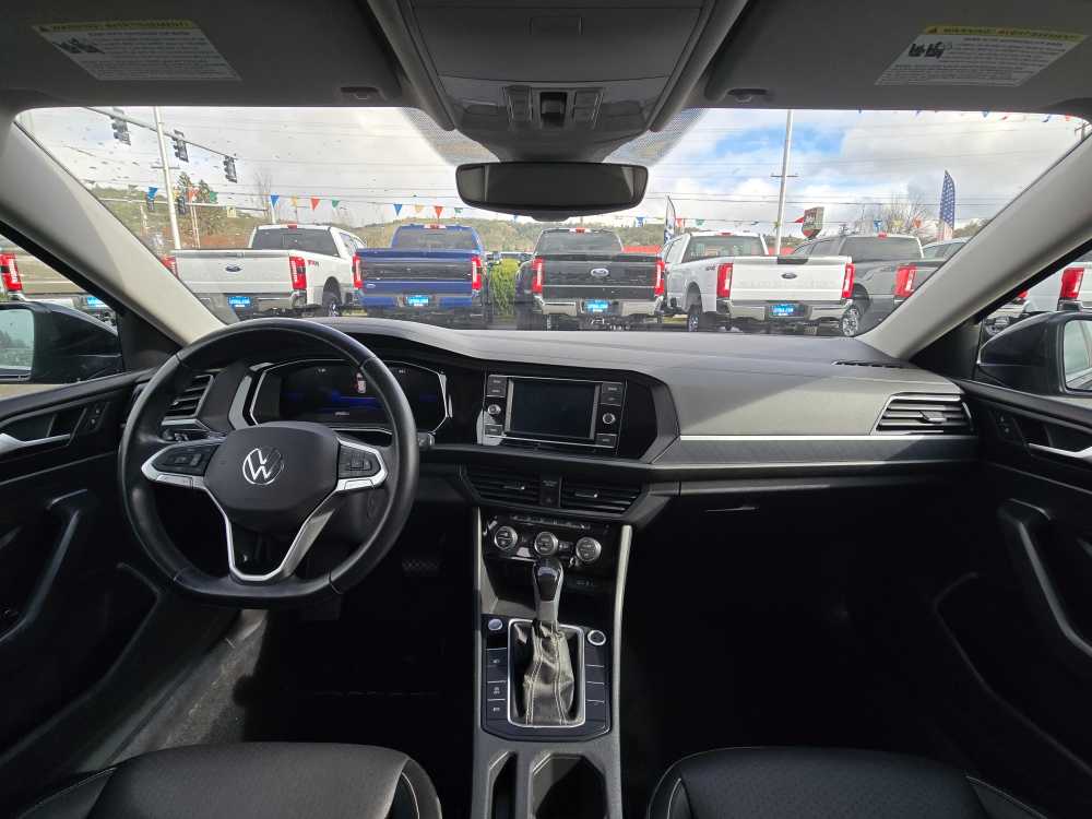 Thumbnail: 2024 Volkswagen Jetta - 15