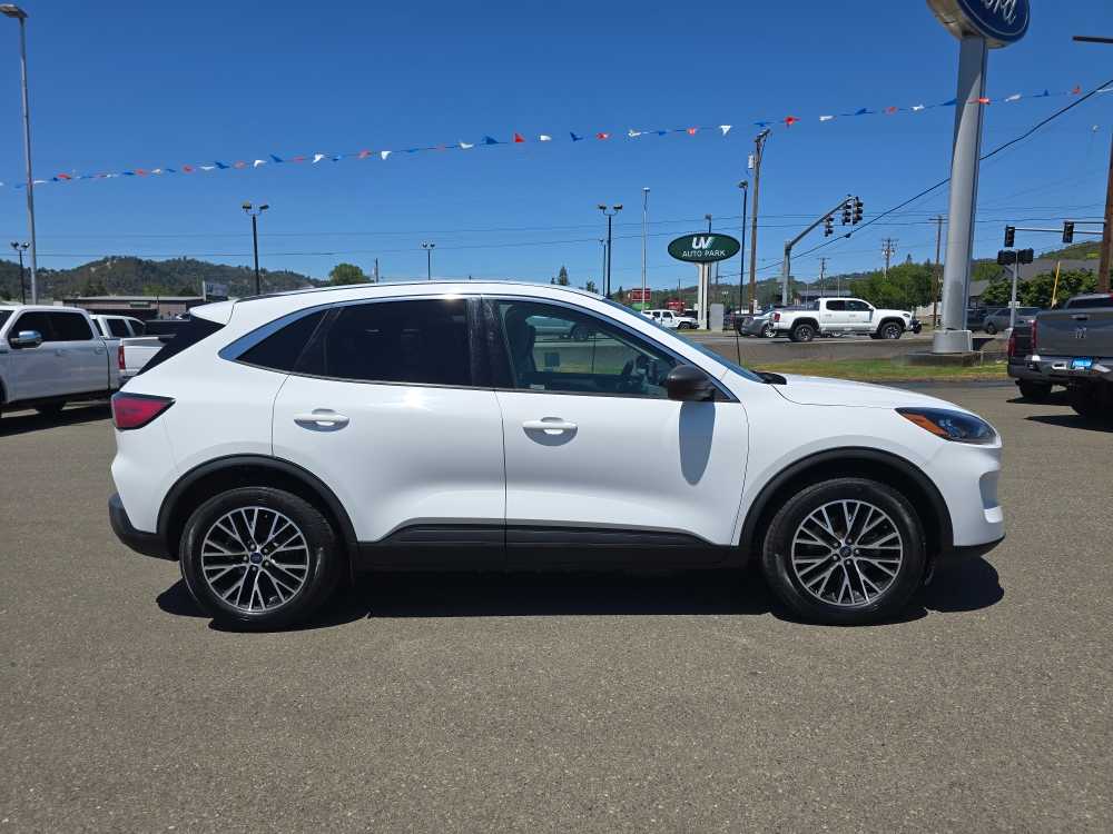Thumbnail: 2022 Ford Escape - 6