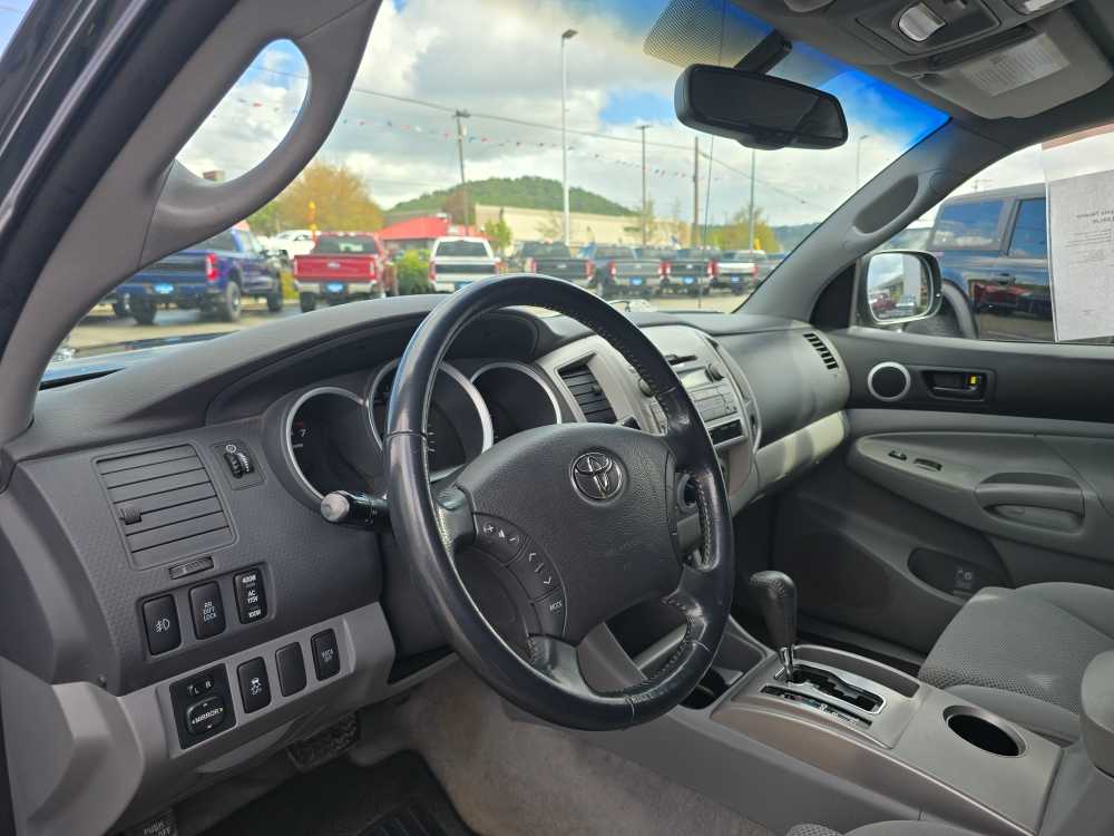 Thumbnail: 2009 Toyota Tacoma - 9