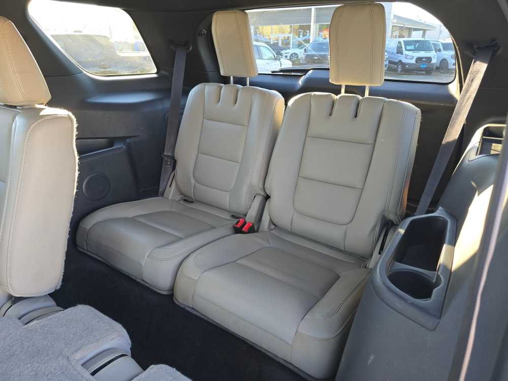 Thumbnail: 2015 Ford Explorer - 17