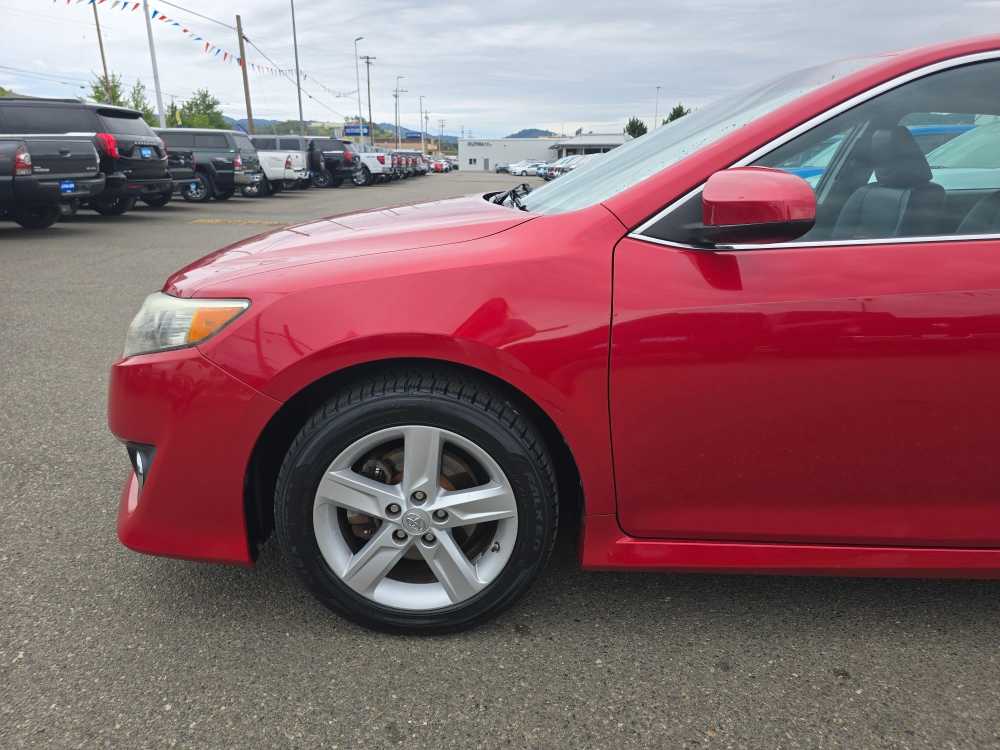 Thumbnail: 2014 Toyota Camry - 19