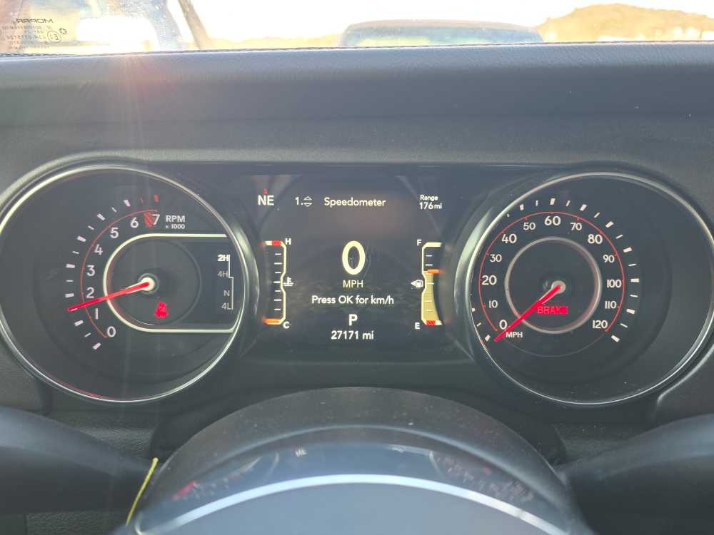 Thumbnail: 2021 Jeep Gladiator - 21