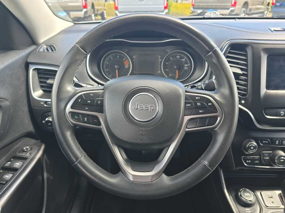 Thumbnail: 2020 Jeep Cherokee - 11