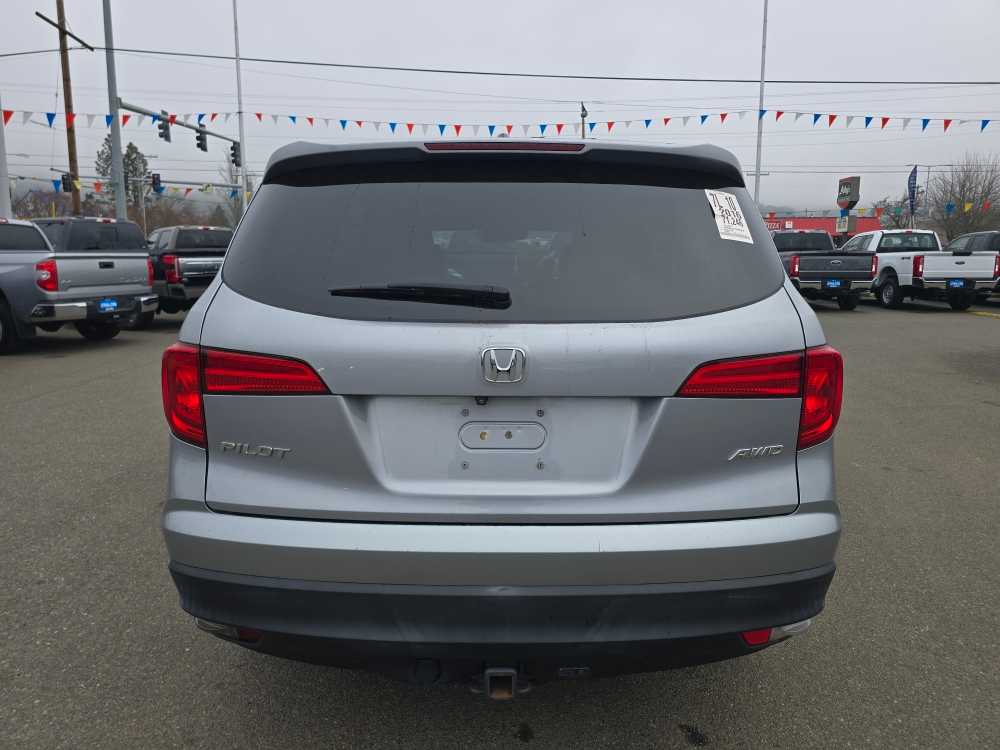 Thumbnail: 2016 Honda Pilot - 4