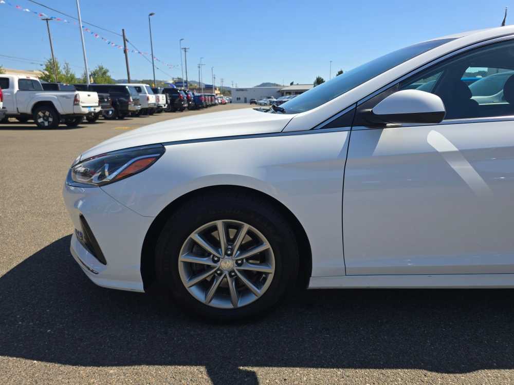 Thumbnail: 2018 Hyundai Sonata - 18