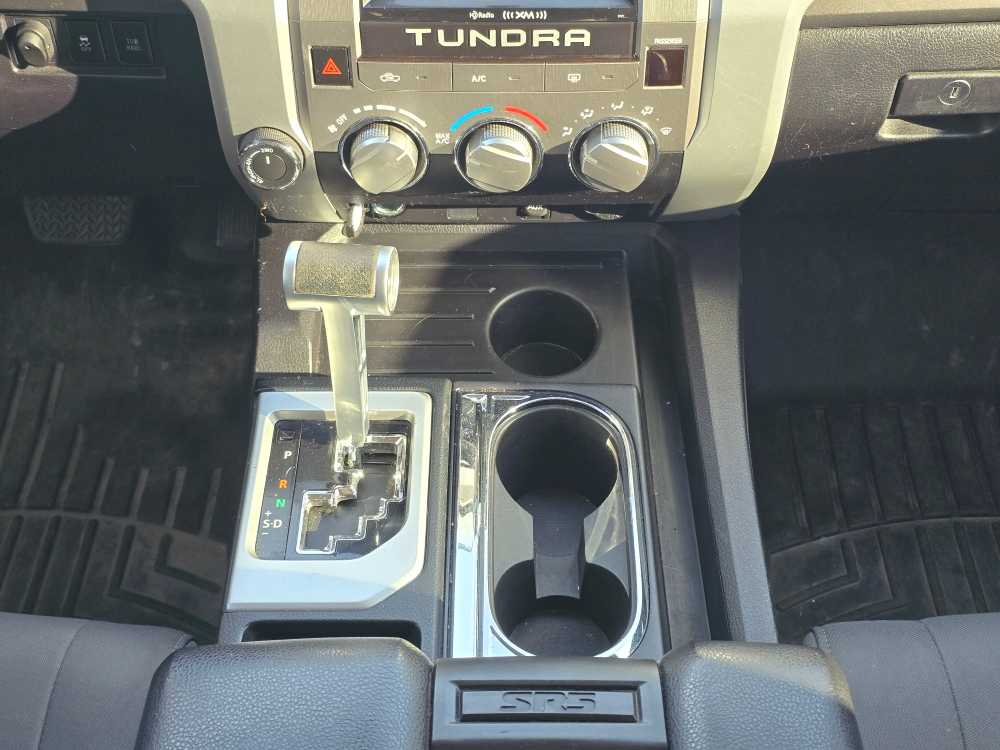 Thumbnail: 2015 Toyota Tundra - 13