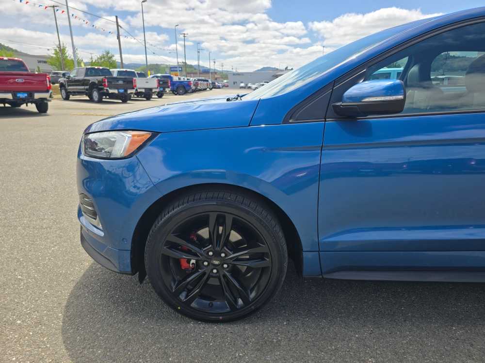 Thumbnail: 2019 Ford Edge - 18