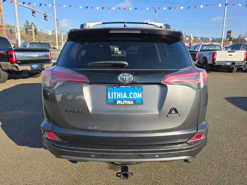 Thumbnail: 2018 Toyota RAV4 - 4