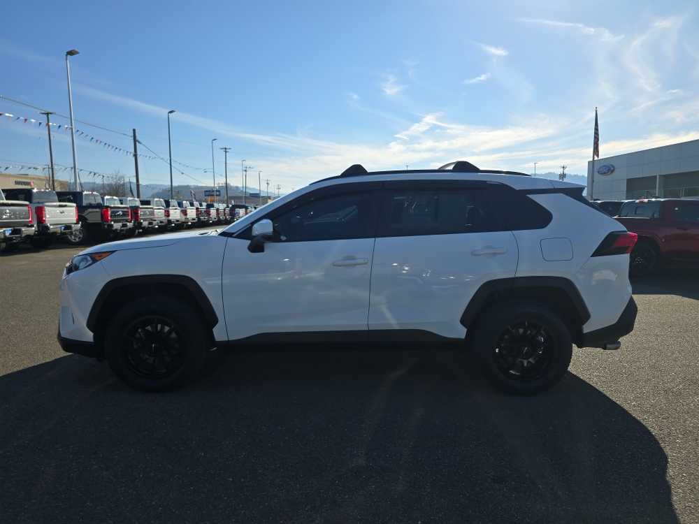 Thumbnail: 2021 Toyota RAV4 - 2
