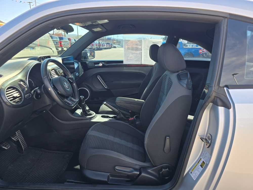 Thumbnail: 2013 Volkswagen Beetle - 11