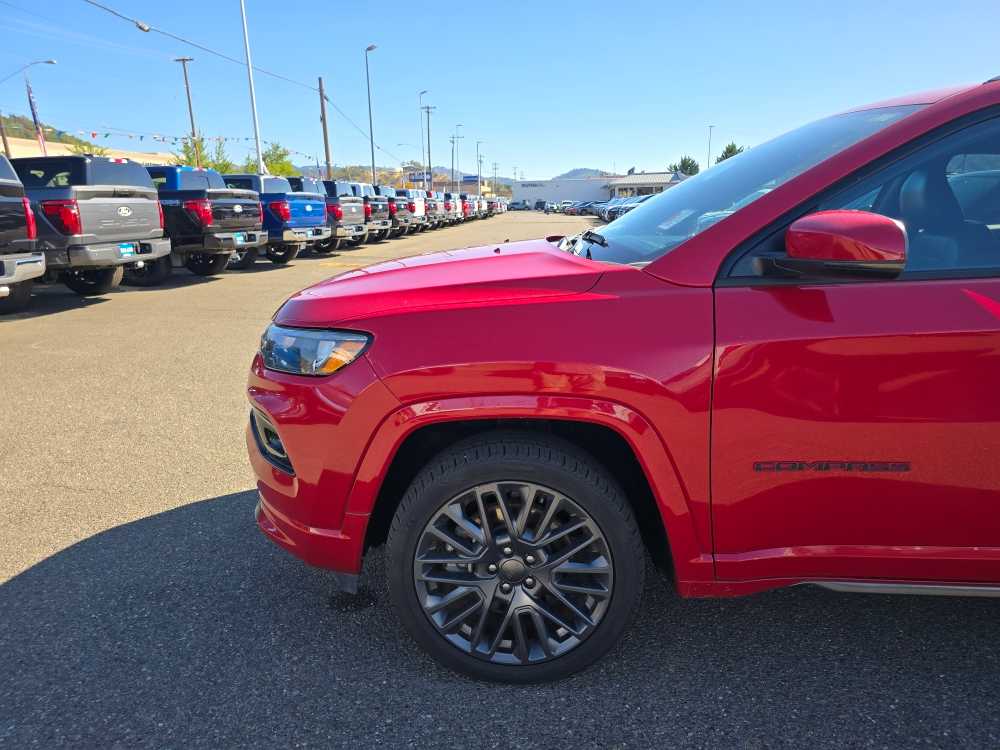 Thumbnail: 2023 Jeep Compass - 18