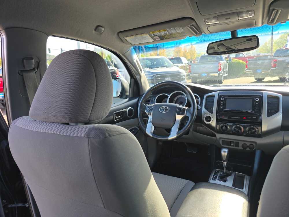 Thumbnail: 2015 Toyota Tacoma - 11