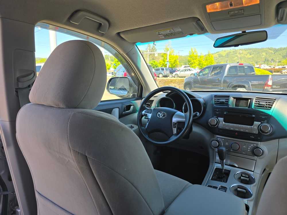 Thumbnail: 2012 Toyota Highlander - 10