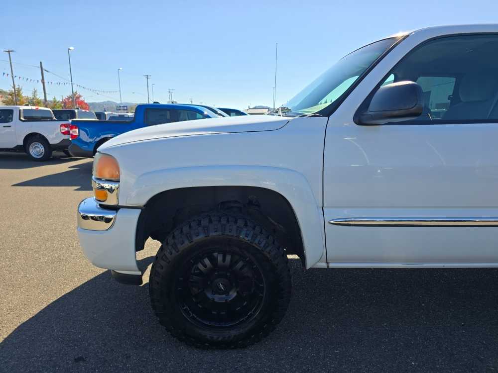 Thumbnail: 2005 GMC Sierra 1500 - 19