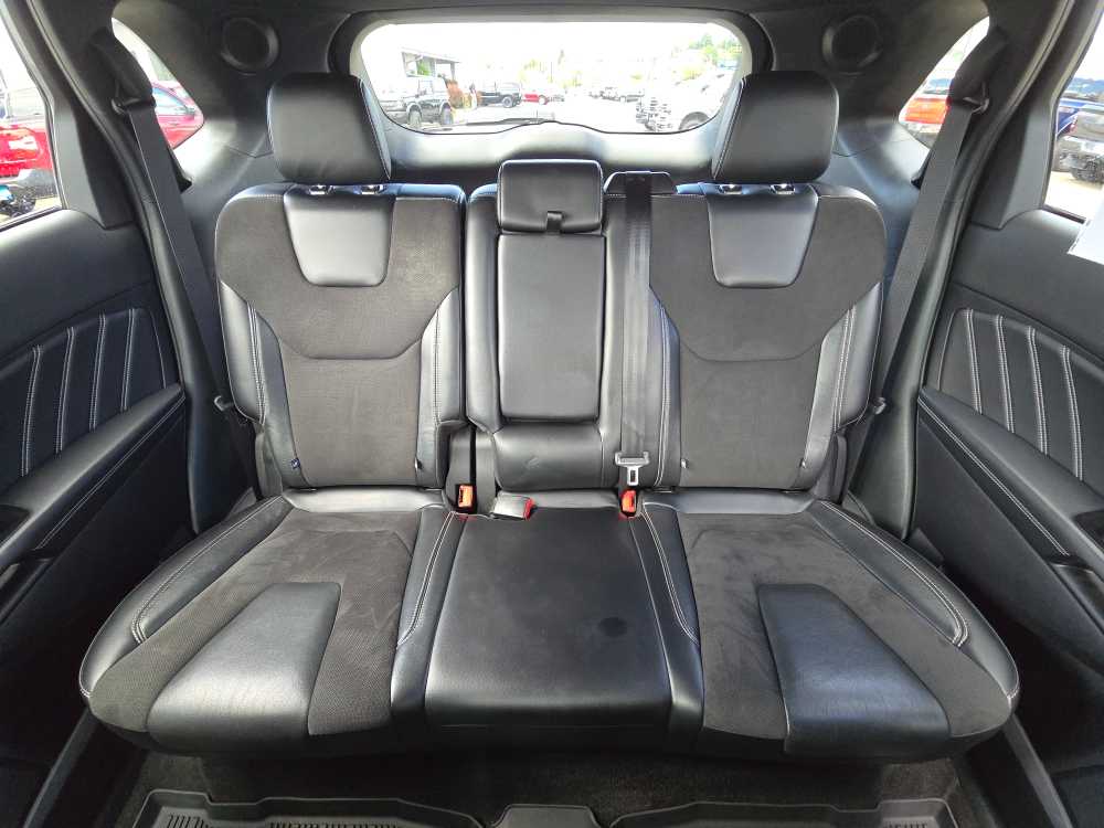 Thumbnail: 2019 Ford Edge - 17
