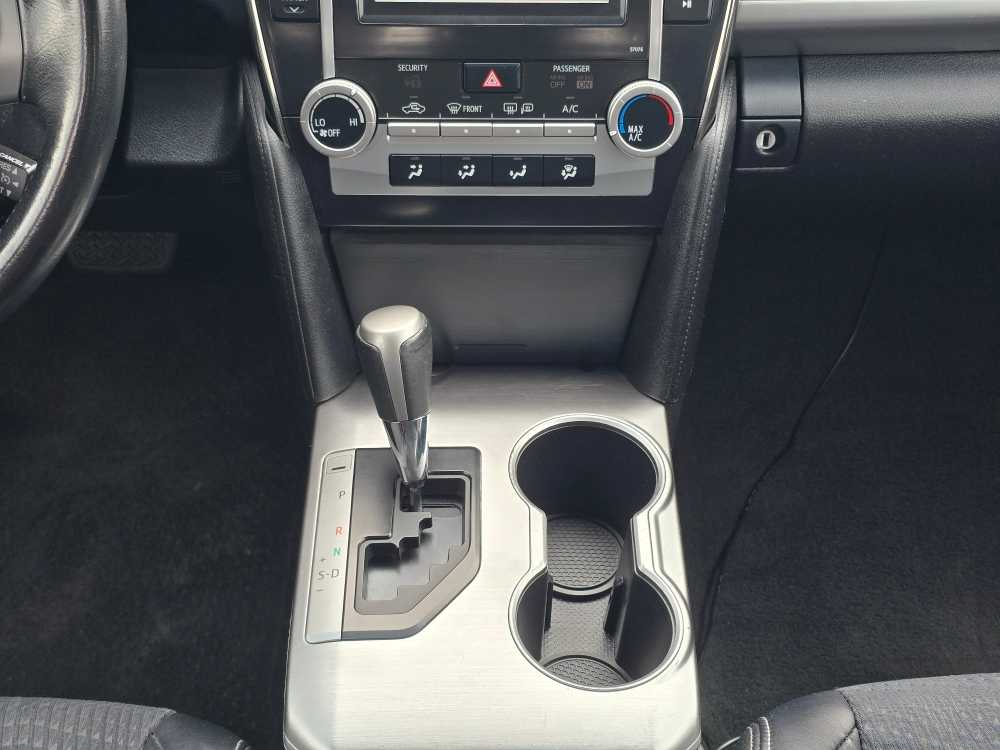Thumbnail: 2014 Toyota Camry - 14