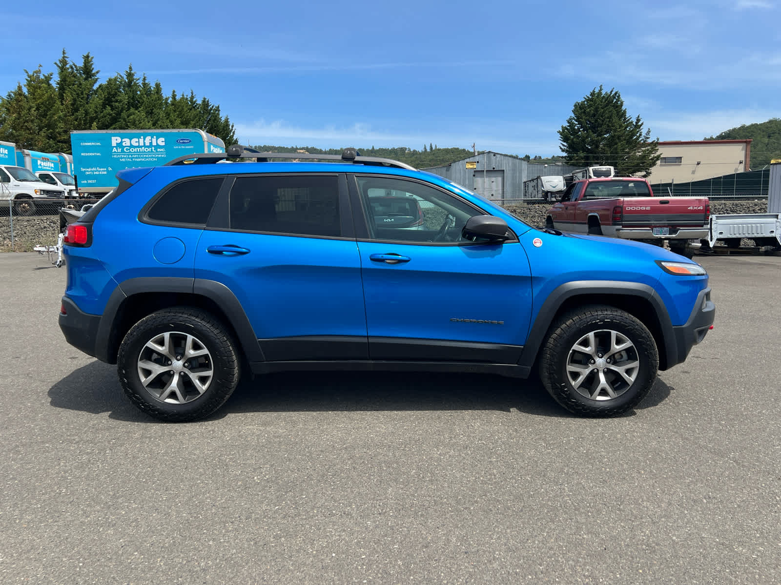 Thumbnail: 2018 Jeep Cherokee - 4
