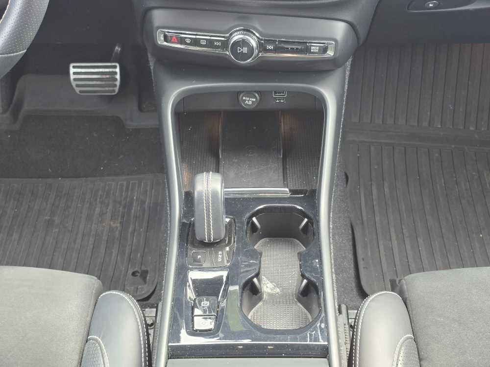 Thumbnail: 2019 Volvo XC40 - 13