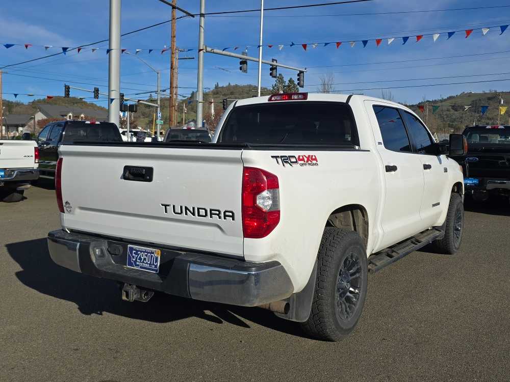 Thumbnail: 2015 Toyota Tundra - 5