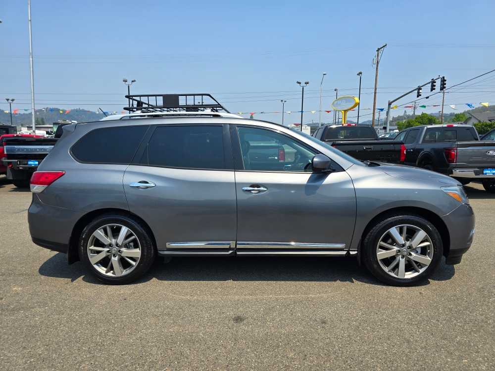 Thumbnail: 2015 Nissan Pathfinder - 6
