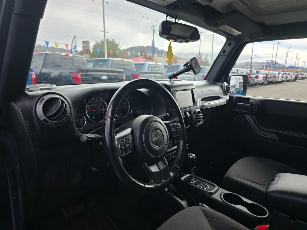 Thumbnail: 2016 Jeep Wrangler - 9
