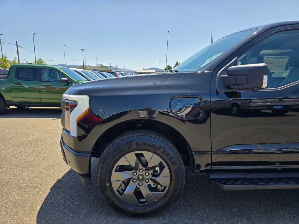 Thumbnail: 2025 Ford F-150 - 18