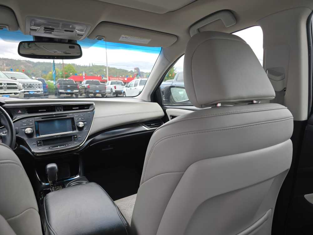 Thumbnail: 2016 Toyota Avalon - 14