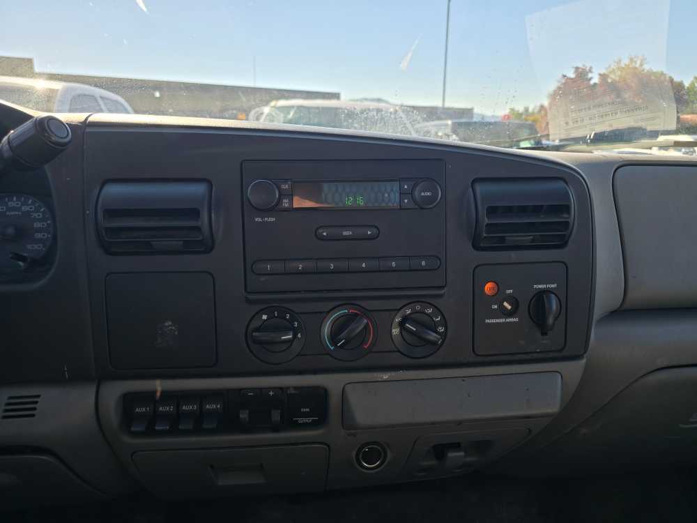 Thumbnail: 2006 Ford F-450 - 14