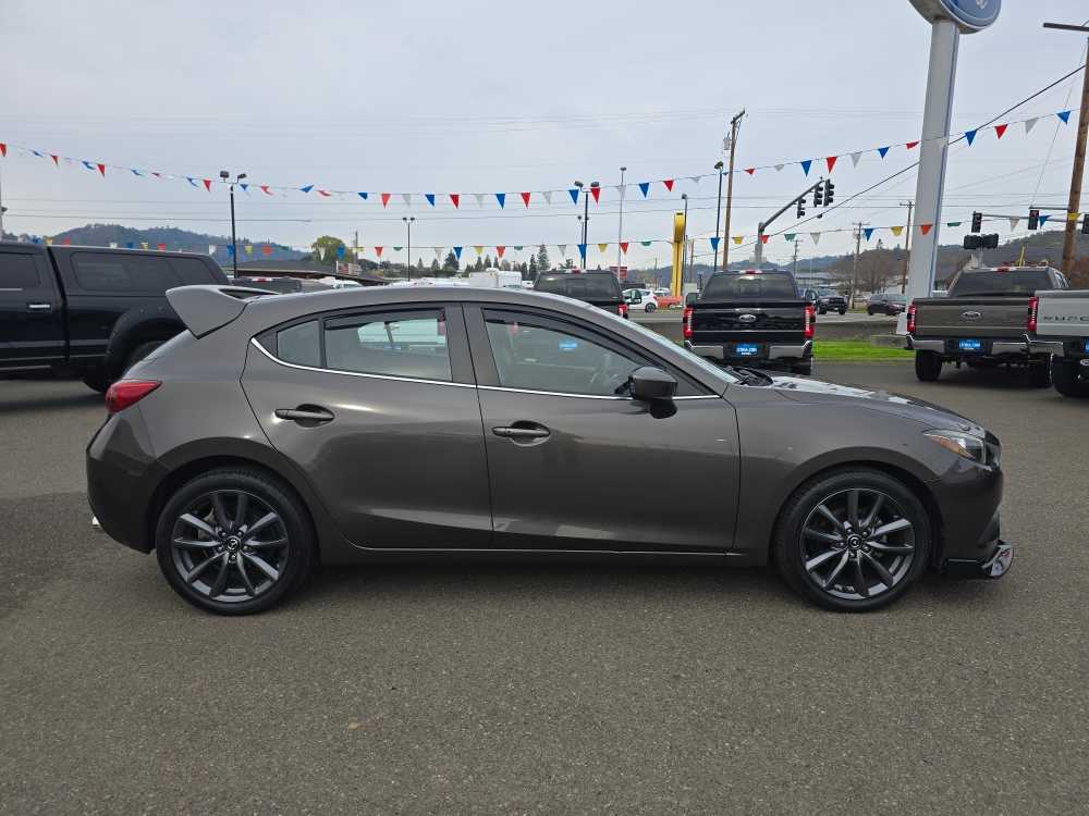 Thumbnail: 2016 Mazda Mazda3 - 18