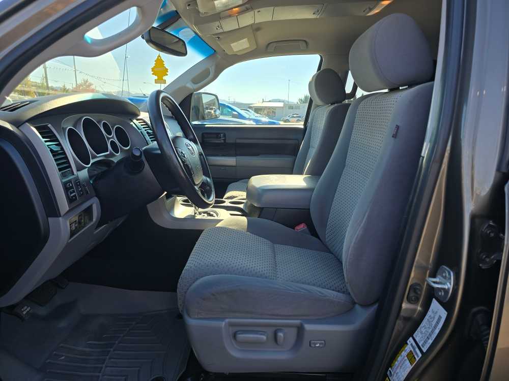 Thumbnail: 2013 Toyota Tundra - 9