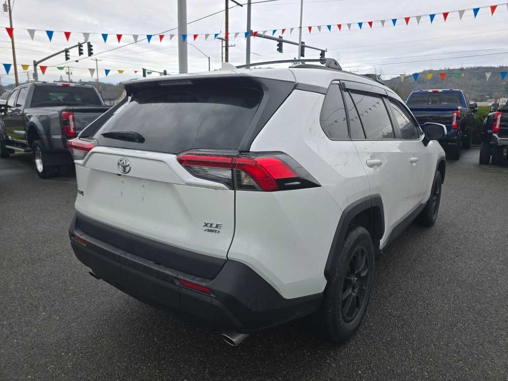 Thumbnail: 2021 Toyota RAV4 - 5