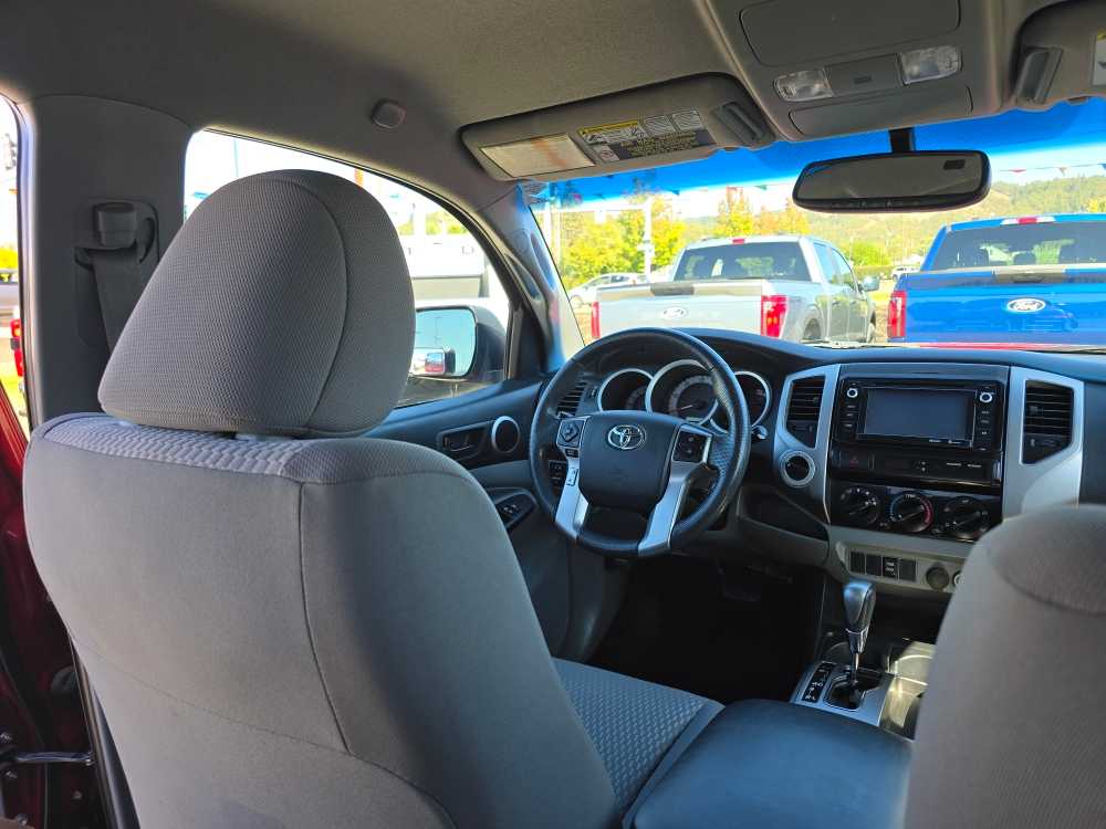 Thumbnail: 2014 Toyota Tacoma - 10