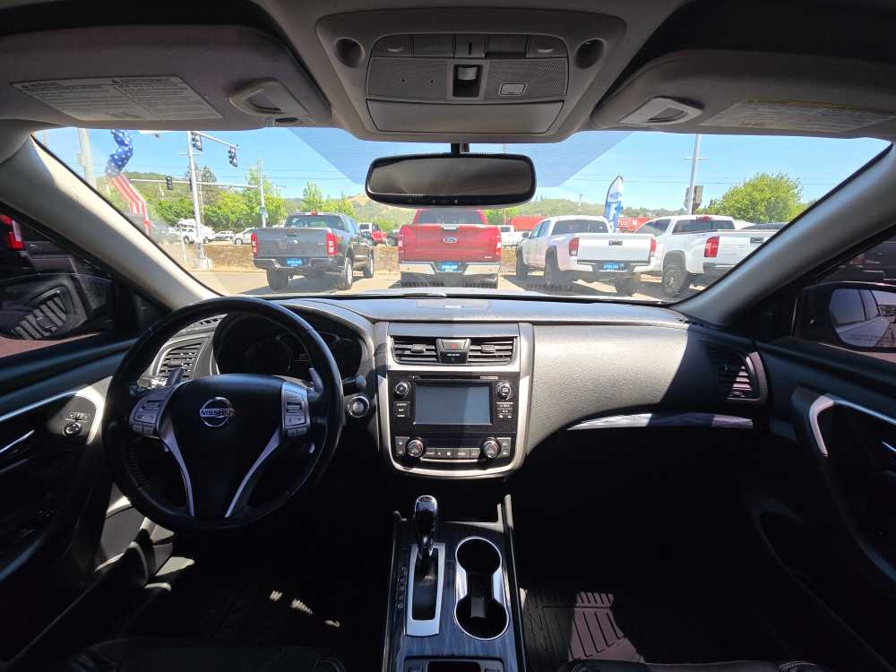 Thumbnail: 2018 Nissan Altima - 15