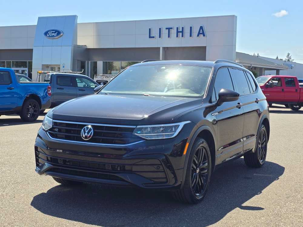 Thumbnail: 2022 Volkswagen Tiguan - 1