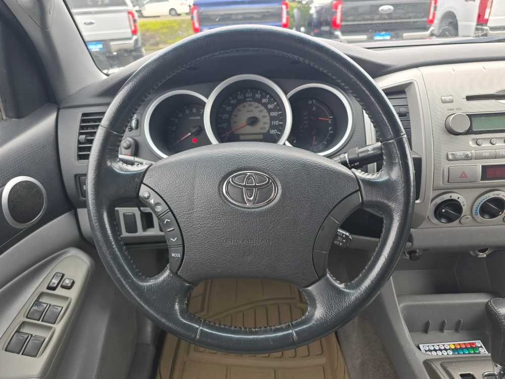 Thumbnail: 2006 Toyota Tacoma - 12