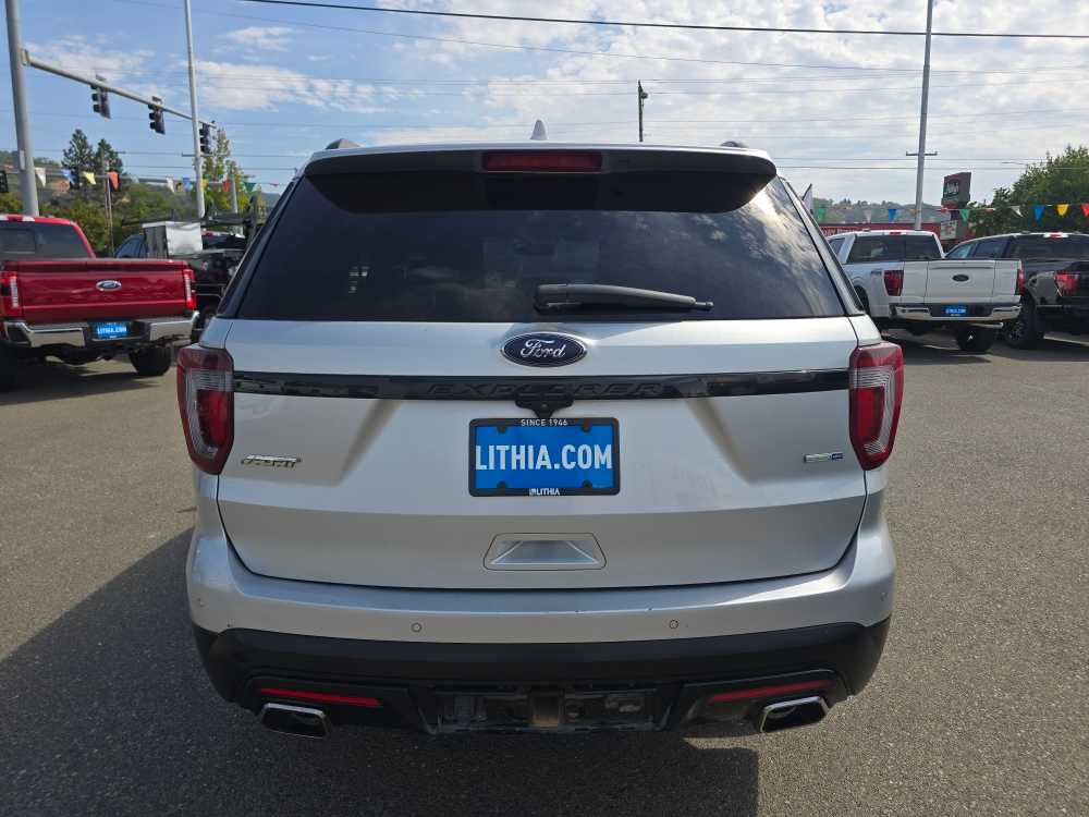 Thumbnail: 2016 Ford Explorer - 4