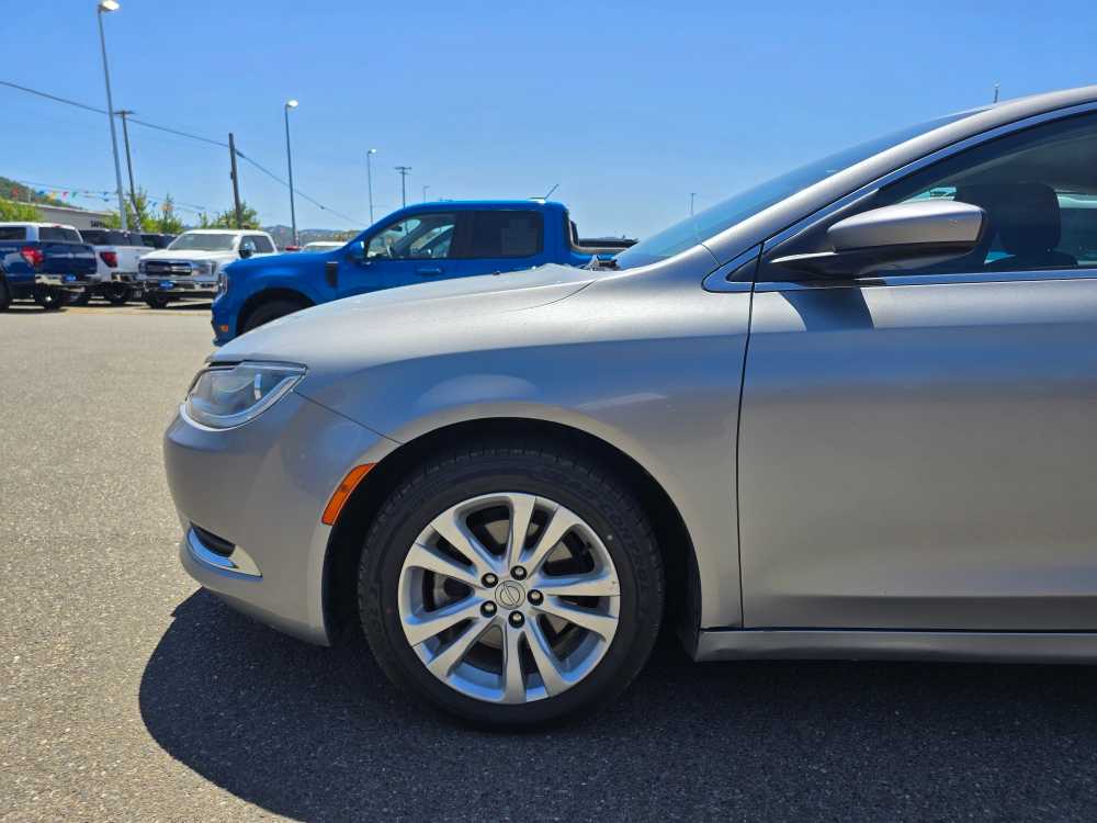 Thumbnail: 2015 Chrysler 200 - 6