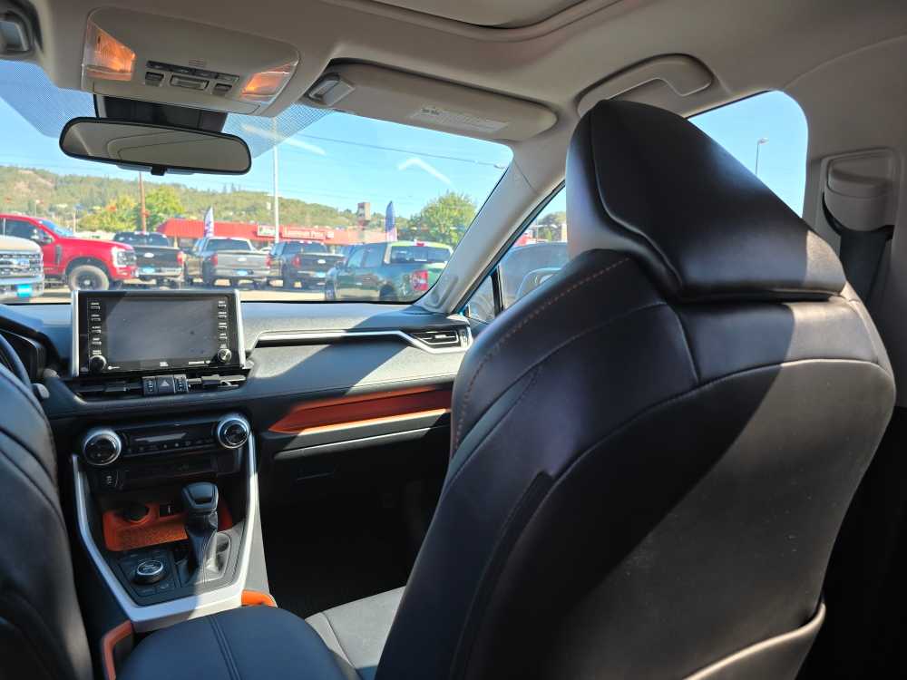 Thumbnail: 2019 Toyota RAV4 - 14