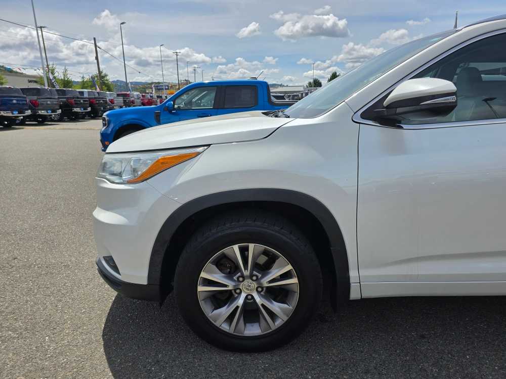 Thumbnail: 2015 Toyota Highlander - 19
