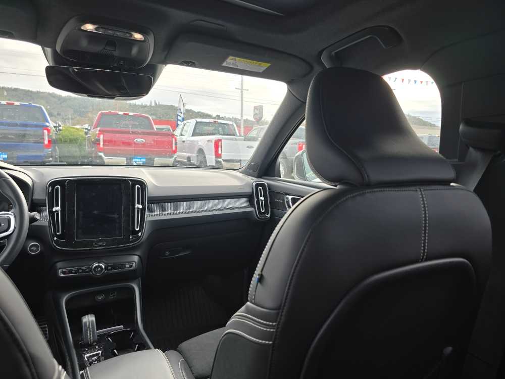 Thumbnail: 2019 Volvo XC40 - 14