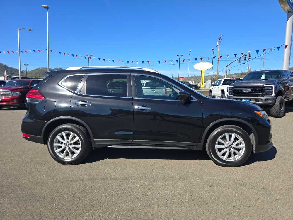 Thumbnail: 2017 Nissan Rogue - 6